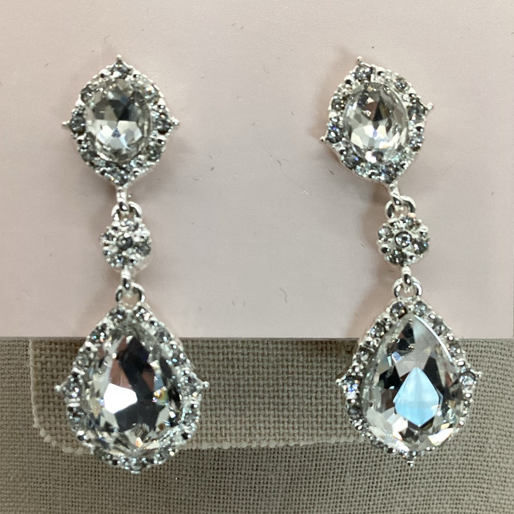 2107. Diamond Teardrop Dangle Earrings NWT